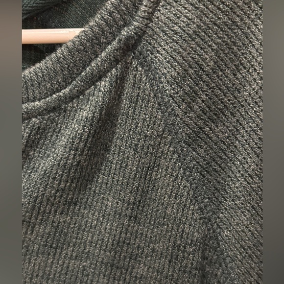 NWT Blu Pepper Split Neck Raglan Top - Picture 5 of 16